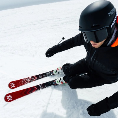 Lyže Volkl Racetiger SRC + vMotion 10 GW Black 24/25